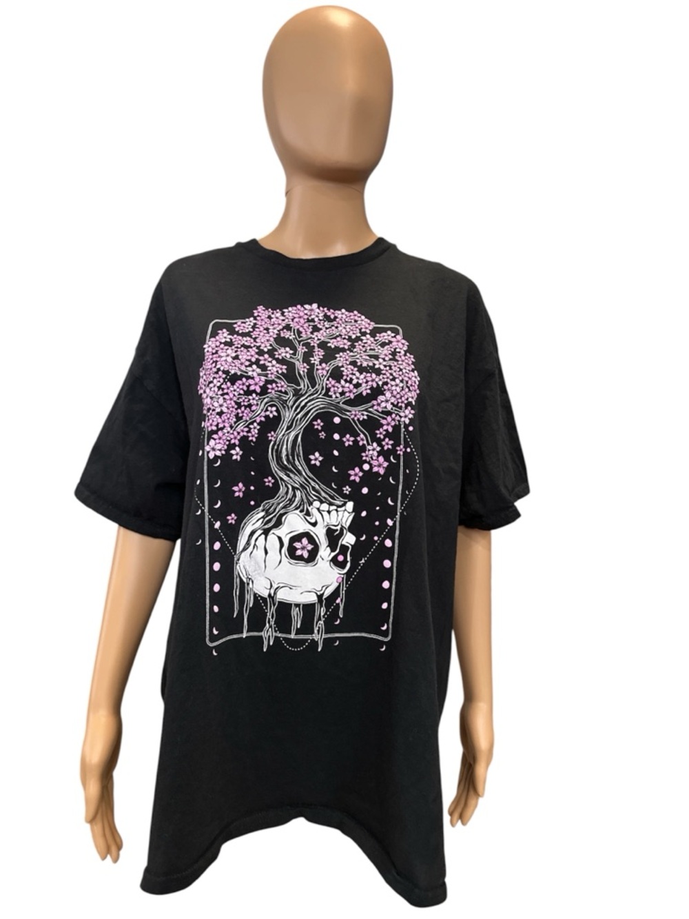 Threadless skull cherry Blossom tree, cotton, graphic T-shirt, size extra large